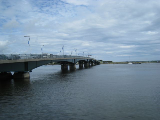 Wrong Wexford Bridge, Simon